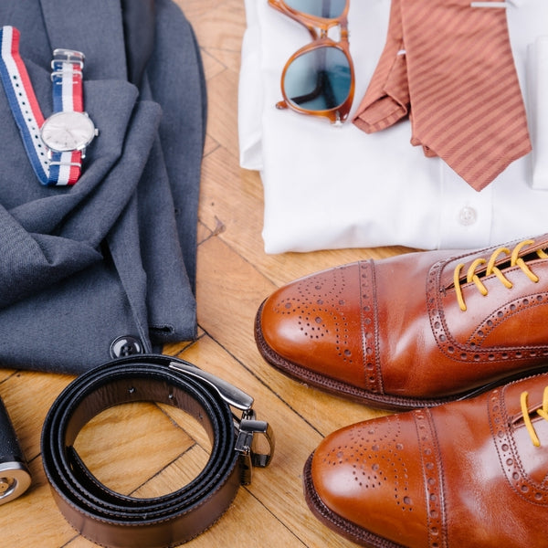 11 Must Have Men's Leather Accessories – MegaGear Store