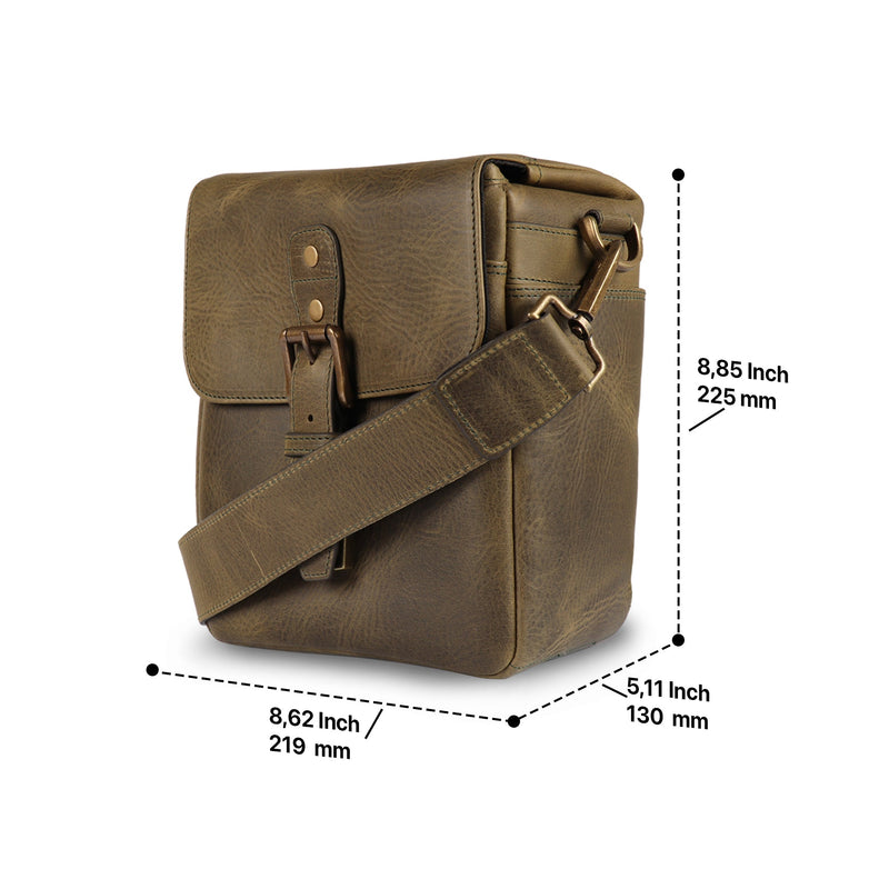 MegaGear MG1331 Torres Camera Bag, Genuine Leather Messenger Bag for Mirrorless Instant DSLR Cameras, Black MegaGear MG1331 Torres Camera Bag, Genuine Leather Messenger Bag for Mirrorless Instant DSLR Cameras, Black
