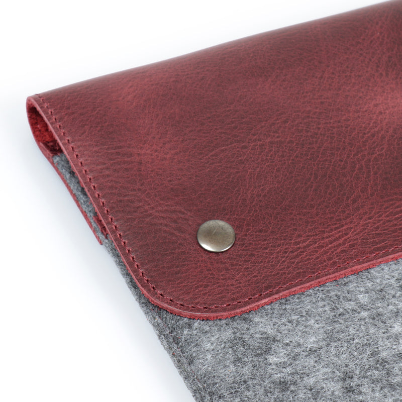 MegaGear Fine Leather and Fleece Sleeve Bag for MacBook Pro, MacBook Air and iPad Case