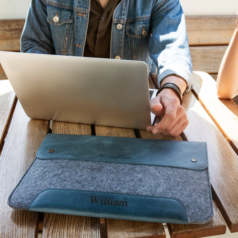 MegaGear Fine Leather and Fleece Sleeve Bag for MacBook Pro MacBook –  MegaGear Store