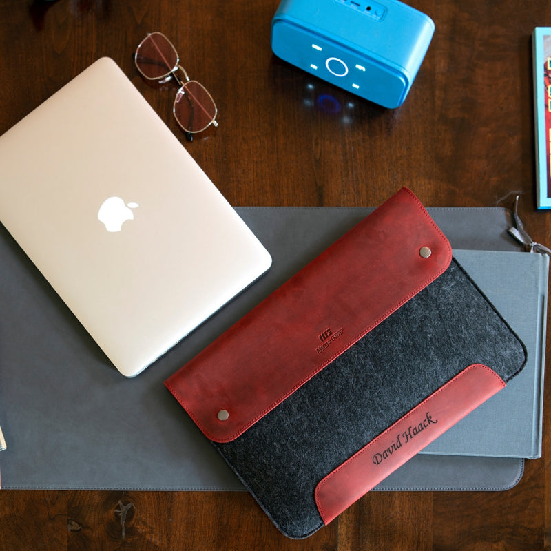 MegaGear Fine Leather and Fleece Sleeve Bag for MacBook Pro, MacBook Air and iPad Case