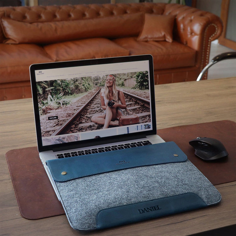 MegaGear Fine Leather and Fleece Sleeve Bag for MacBook Pro 